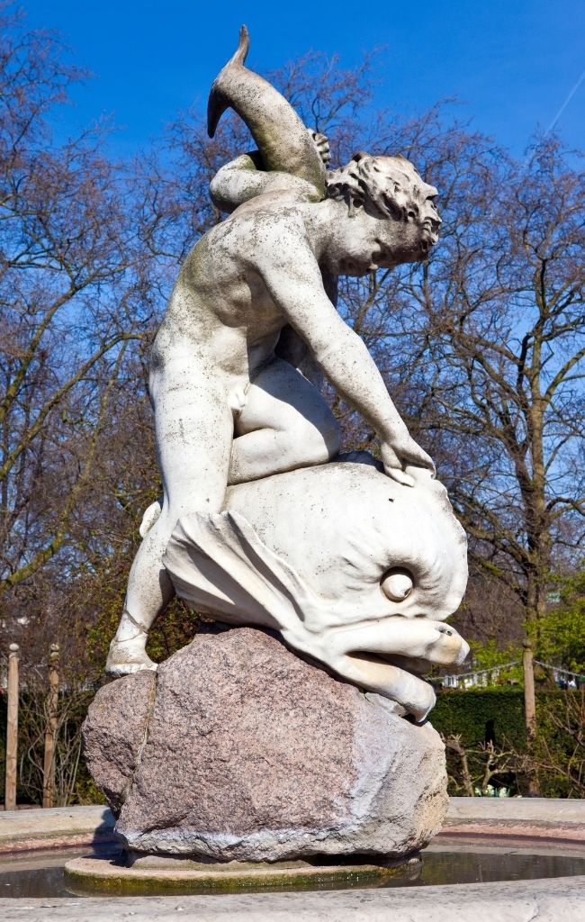 Boy and Dolphin Fountain Hyde Park Londen