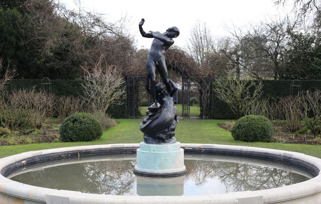 Hylas and the Nymph Beeld in Regent's Park