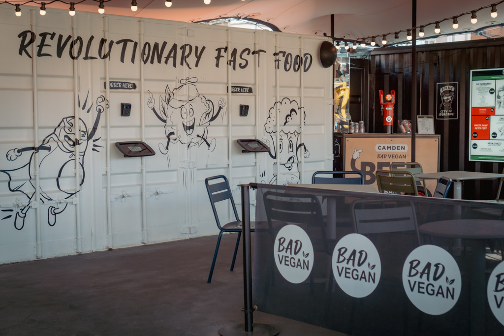 Camden Containers Londen: Nieuwe Duurzame Hotspot! || The London Tester