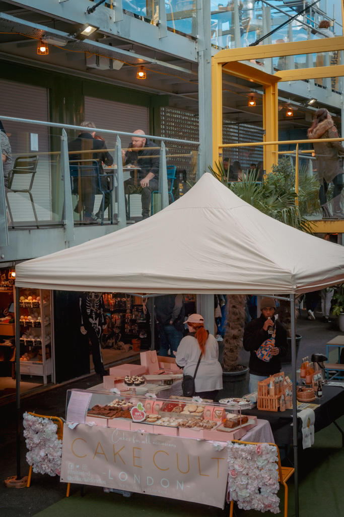 Camden Containers Londen: Nieuwe Duurzame Hotspot! || The London Tester