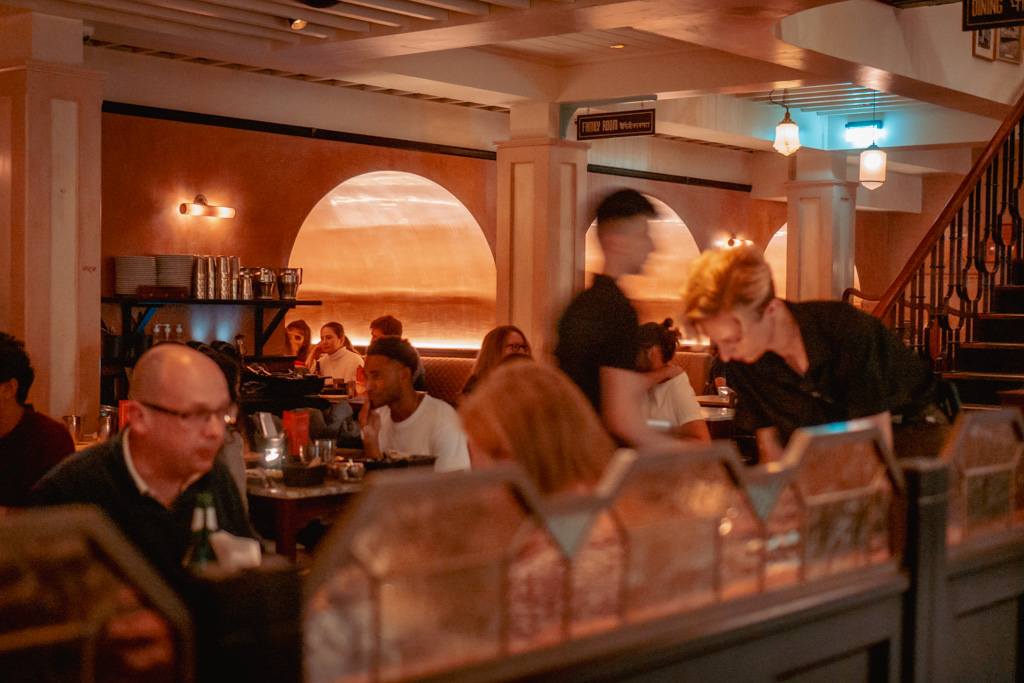 Indiaas Eten in Londen: Dishoom in de Wijk Covent Garden || The London Tester