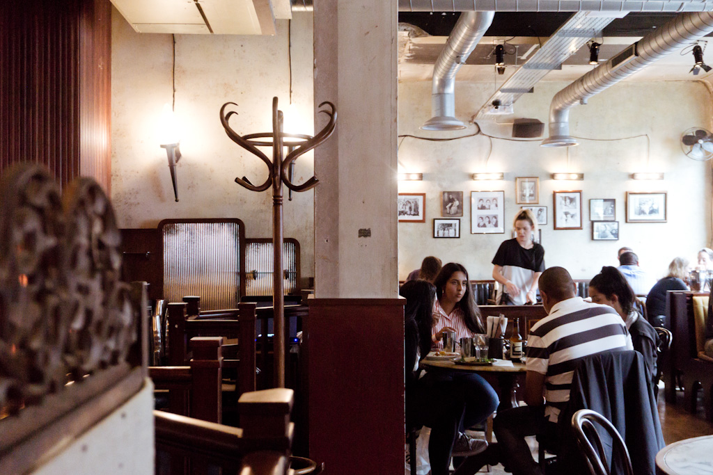 Indiaas Eten in Londen: Dishoom in de Wijk Shoreditch || The London Tester