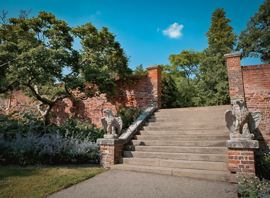 Bijzondere Tip: Highgate Cemetery - Begraafplaats in Londen voor Beroemdheden || The London Tester