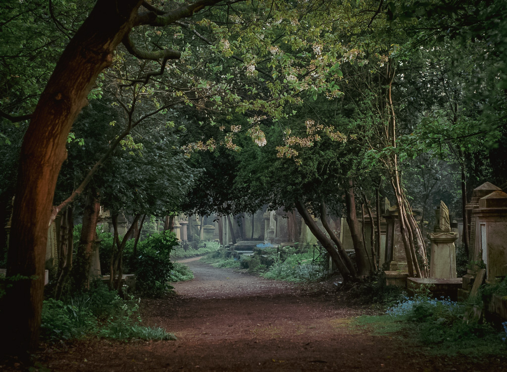 Bijzondere Tip: Highgate Cemetery - Begraafplaats in Londen voor Beroemdheden || The London Tester