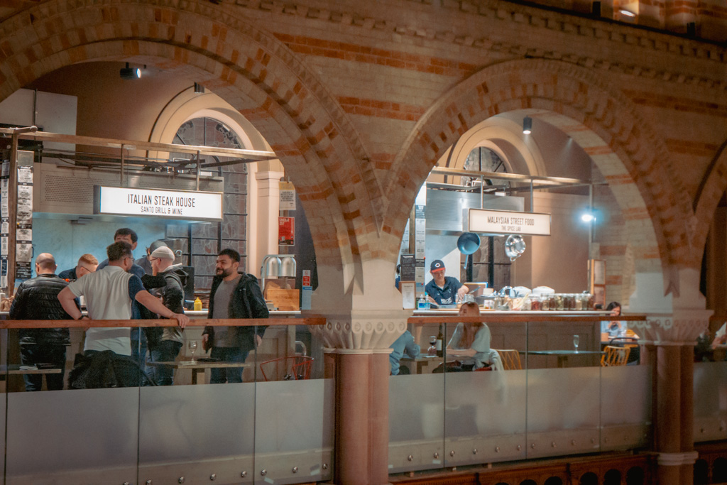 Food Market in Oude Kerk in Londen: Mercato Mayfair || The London Tester