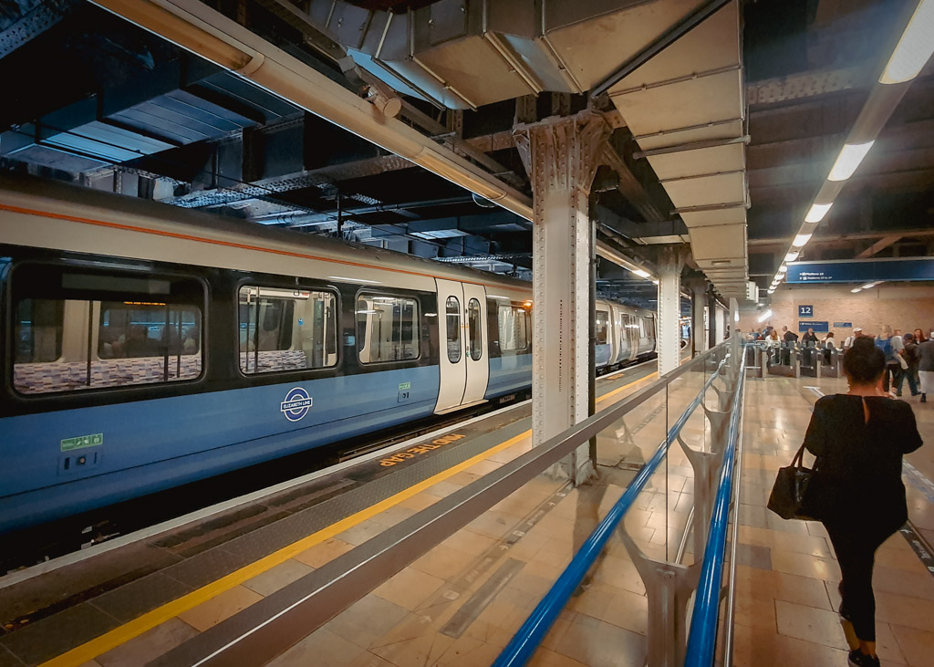Elizabeth Line in Londen - Alles Dat Je Moet Weten! || The London Tester