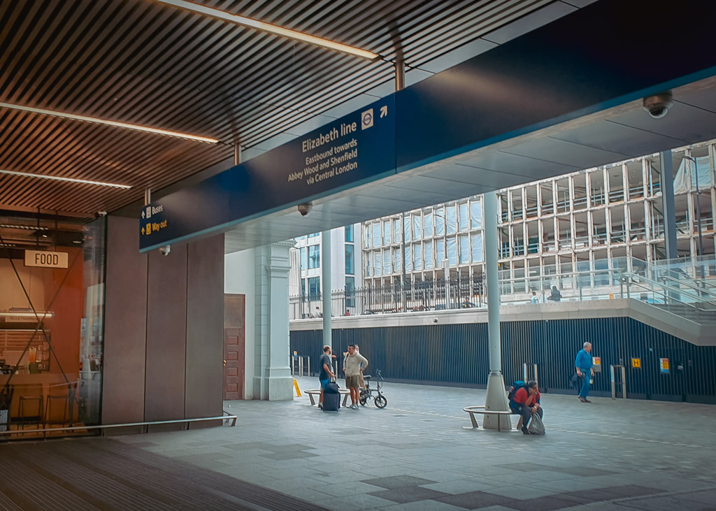 Vervoer Londen: de Elizabeth Line- Alles Dat Je Moet Weten! || The London Tester