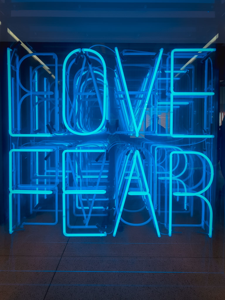 Het Design Museum in Londen: Boeiende Gratis & Betaalde Tijdelijke Tentoonstellingen || The London Tester