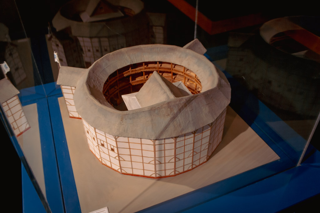 Shakespeares Globe Theater in Londen: £5 Voorstellingen! || The London Tester
