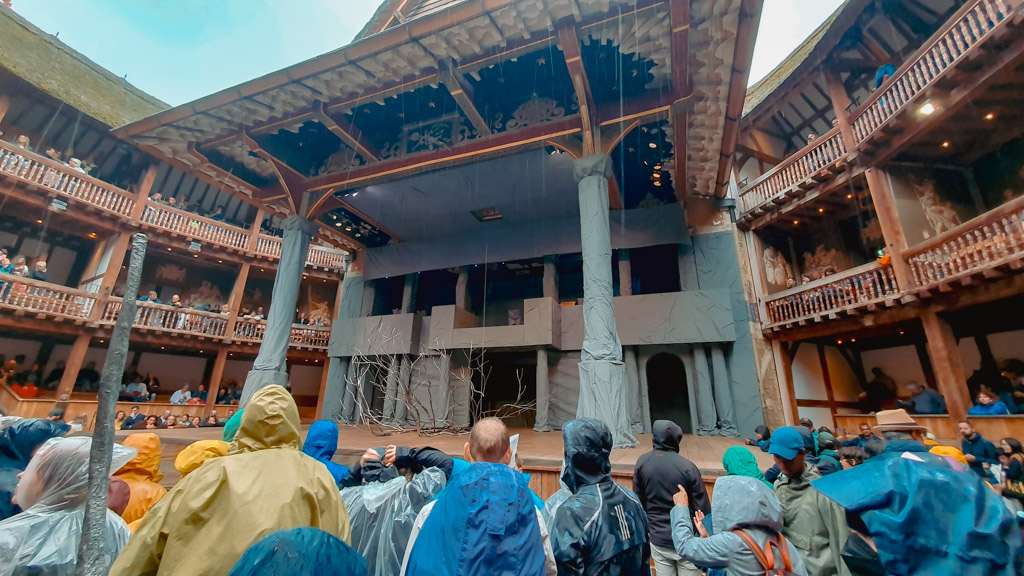 Shakespeares Globe Theater in Londen: £5 Voorstellingen! || The London Tester