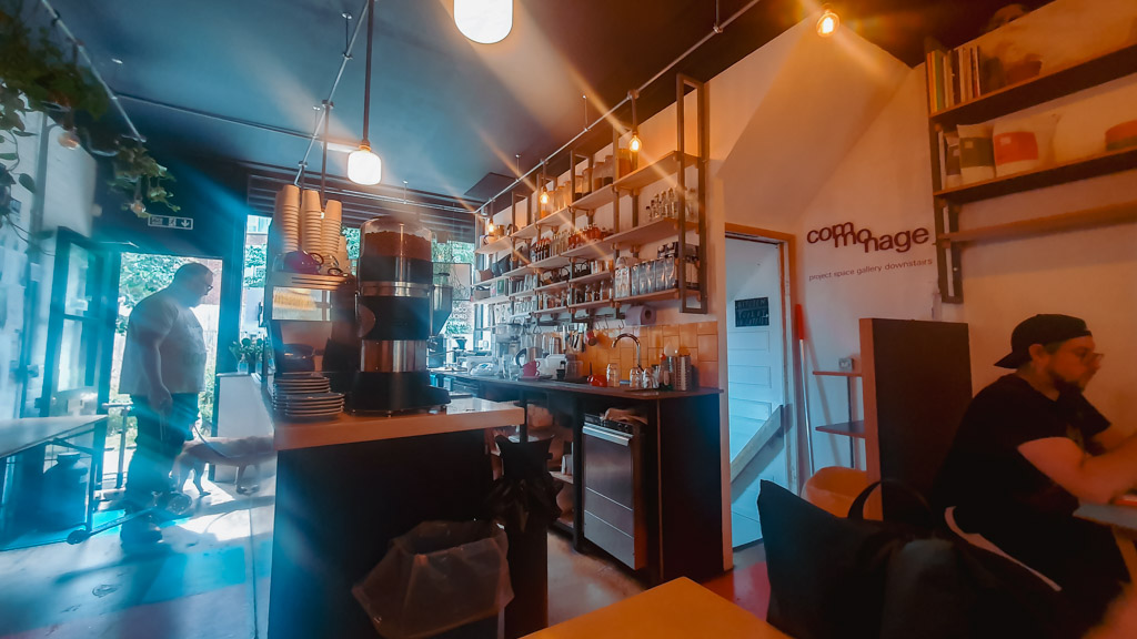 Echt Buurtcafé in Londen: The Common E2 in de Wijk Bethnal Green || The London Tester