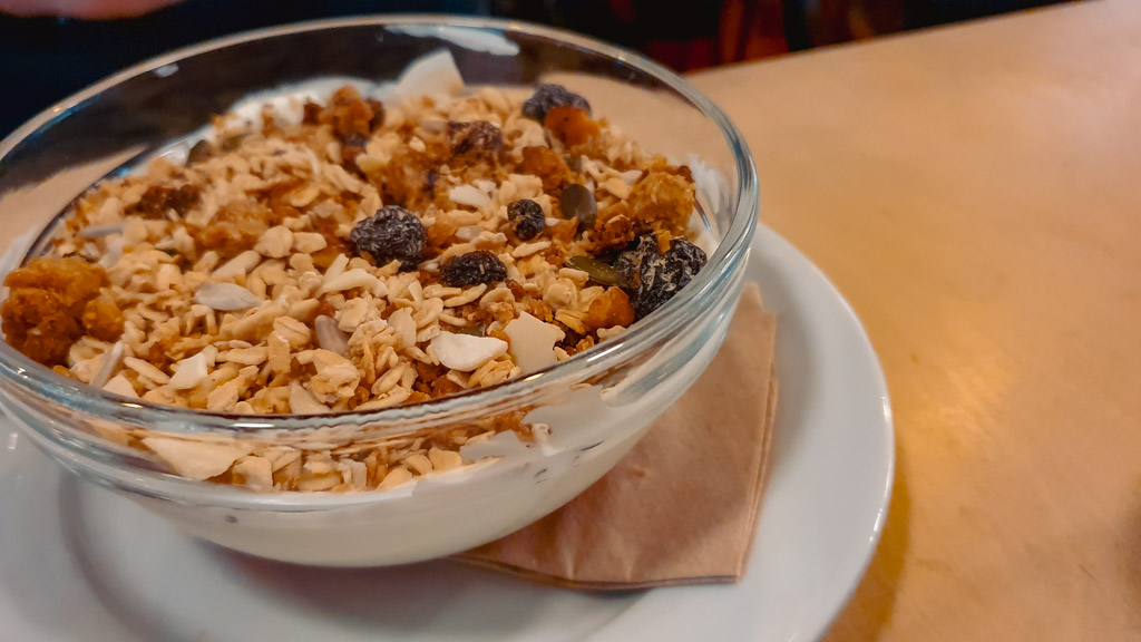 Echt Buurtcafé in Londen: The Common E2 in de Wijk Bethnal Green || The London Tester