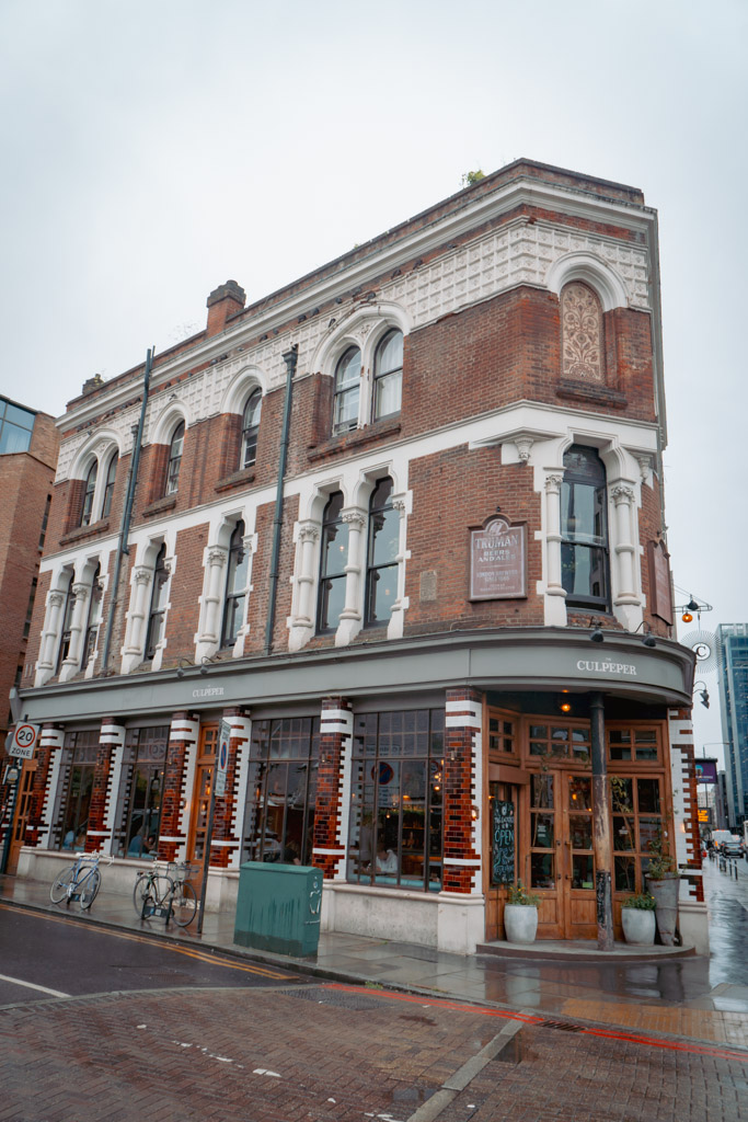 Historische Pub met Rooftop in Londen: The Culpeper in de Wijk Spitalfields || The London Tester
