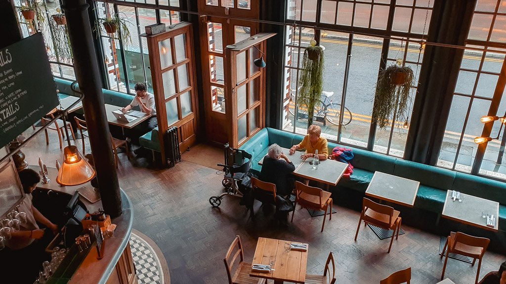 Historische Pub met Rooftop in Londen: The Culpeper in de Wijk Spitalfields || The London Tester