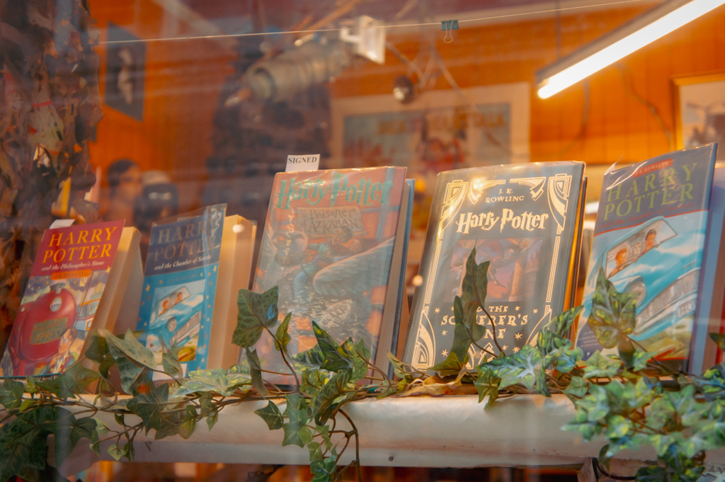Historische Winkelstraat in Londen: Cecil Court || The London Tester