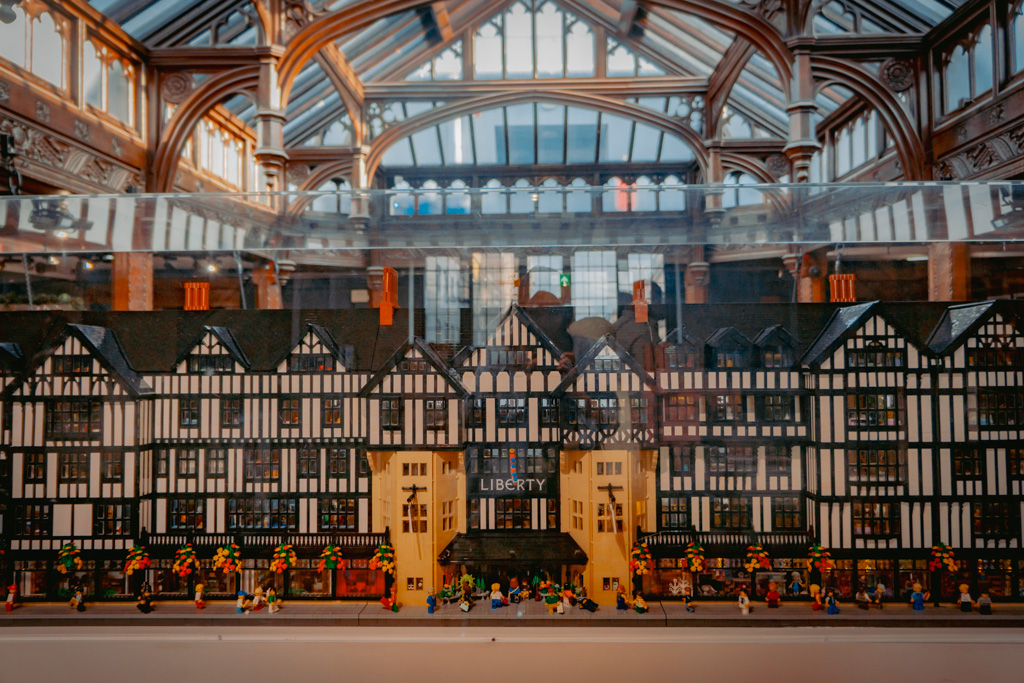 Liberty London Warenhuis: Iconisch Gebouw in Londen || The London Tester