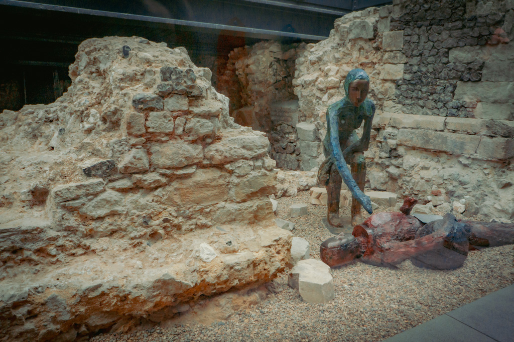 Charnel House Spitalfields - Ondergronds Middeleeuws Gebouw in Hartje Londen || The London Tester